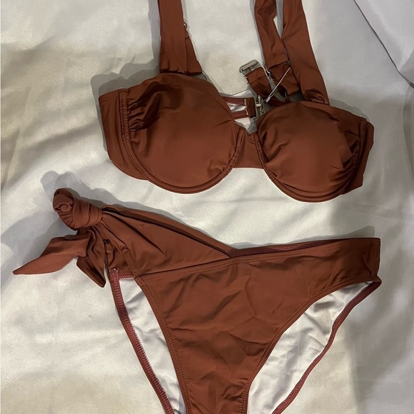 2 Piece Bikini asymmetrical bottoms with tie on the right side - Picture 2 of 9